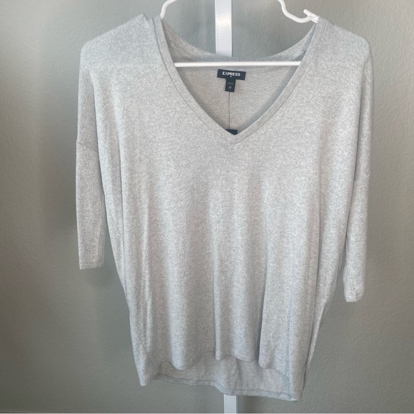 Super Buttery Soft NWT Express Mid Sleeve Shirt Light Grey Casual Summer Top XS - Picture 1 of 2
